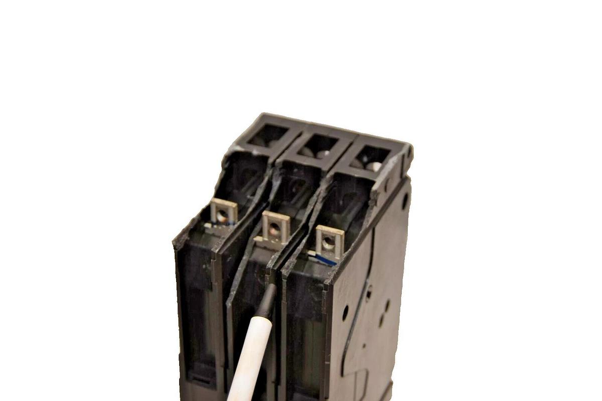 Used SIEMENS ITE E23B080 80A 80 Amp 80 A 240Vac 3P Type E2-A Circuit Breaker *Chip*