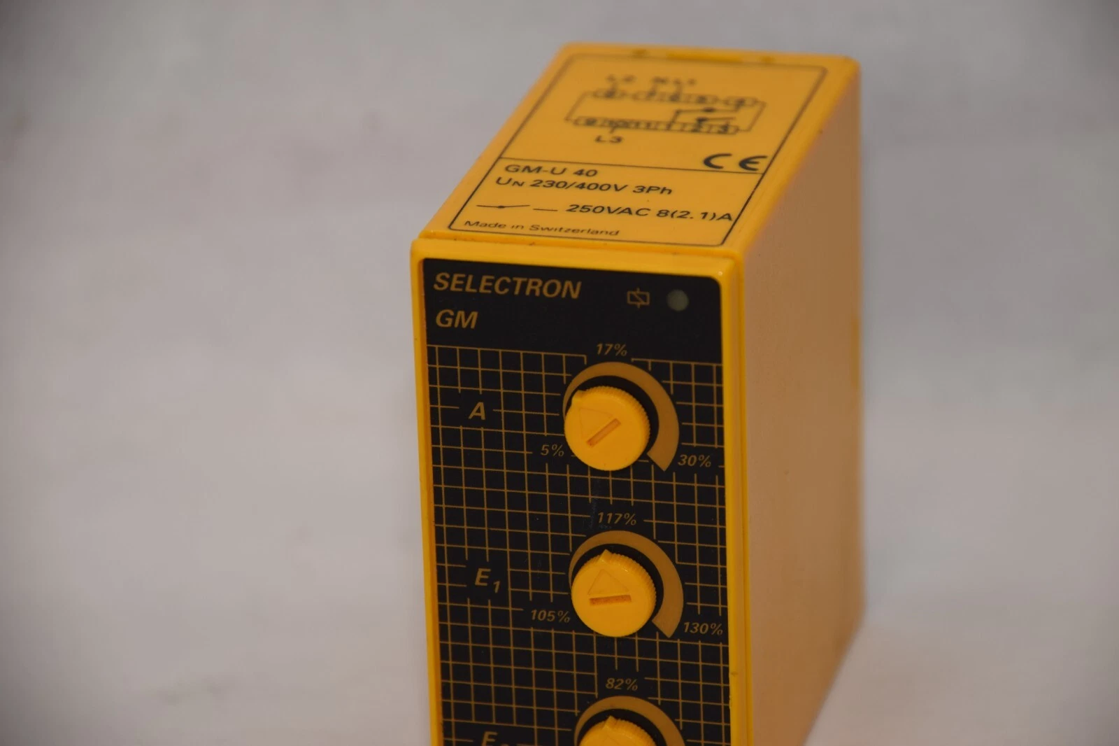 Used SELECTRON Lyss AG GM-U 40 GM-U40 CH-3250 Lyss 230/400V 3ph Relay