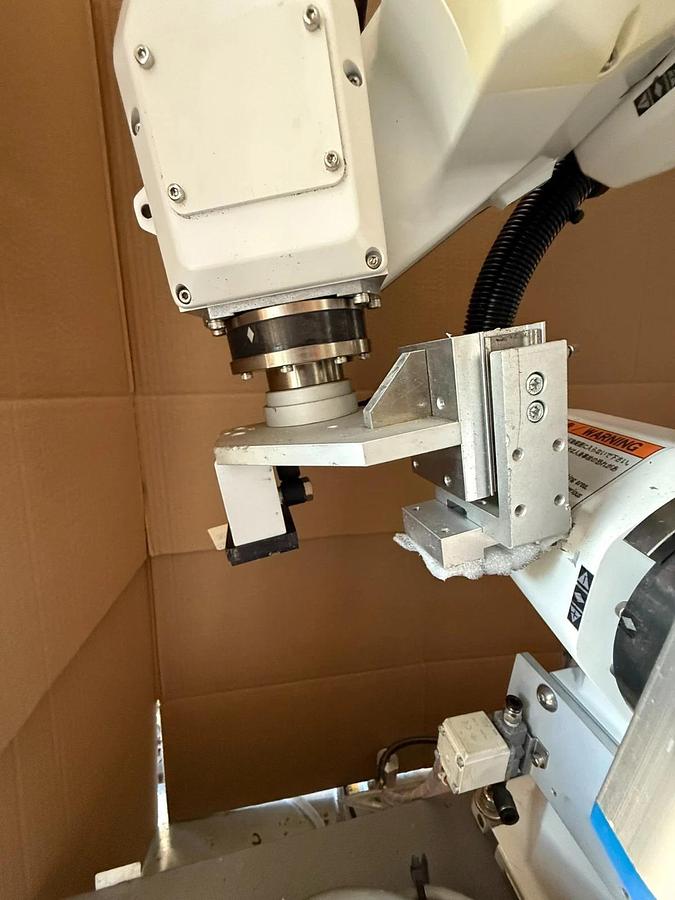 Used Toshiba Machine Co. System Six-Axis 6-Axis Robot TVL500 TVL 500 28kg