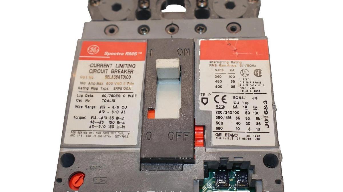 Used GE 100A 100 Amp Spectra Circuit Breaker 600V 3-Pole SELA36AT0100 W/O Plug