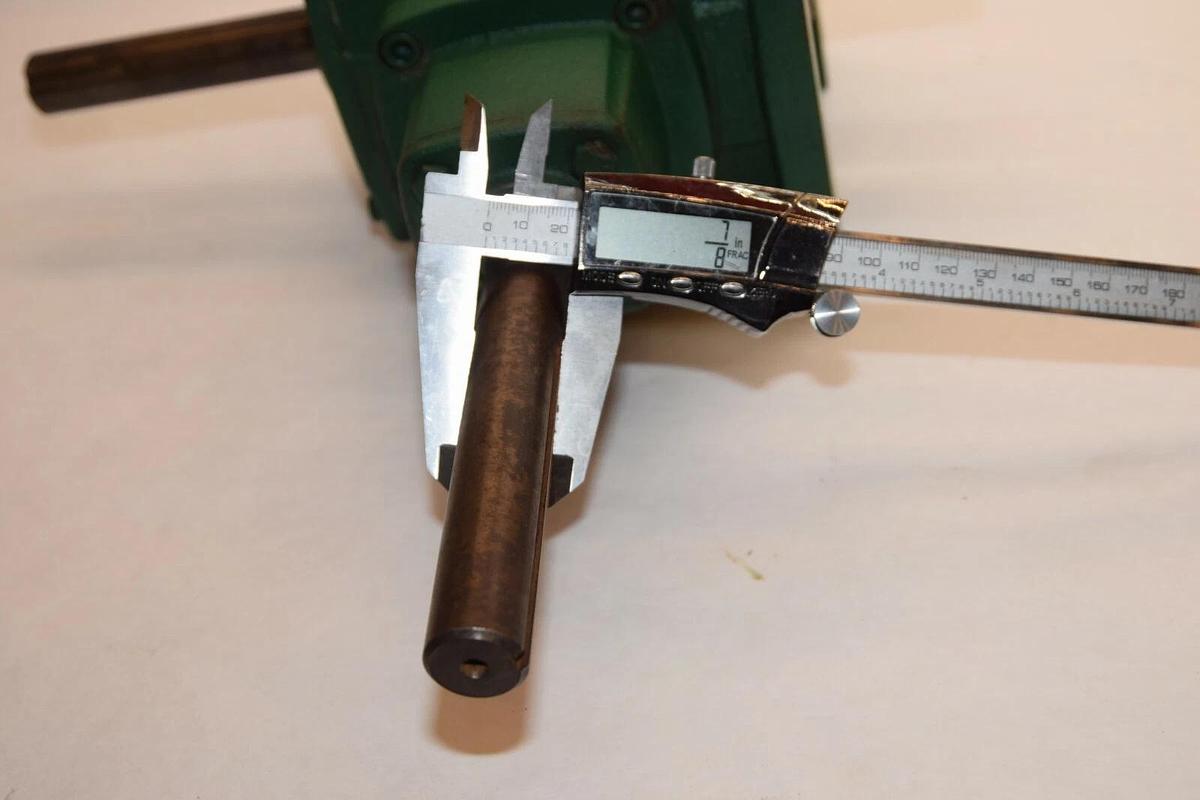 HUB CITY 0221-16991 RA1 Ratio 1/2 1:2 F SR Dual Shaft Rt Angle Gear Reducer NEW