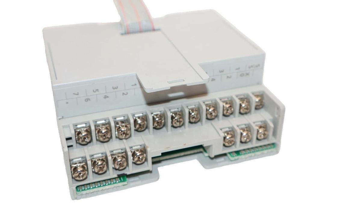 Used MITSUBISHI ELECTRIC FX5-16EX/ES , FX516EXES 24Vdc 4mA Prog. Controller *No Cover