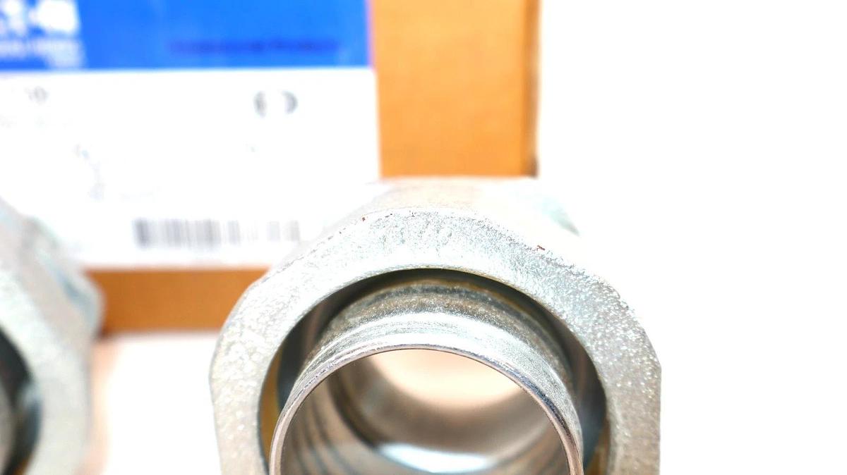 Eaton LT150 1-1/2" Liquidtight Flexible Metal Conduit Fitting (New - Box of 2)