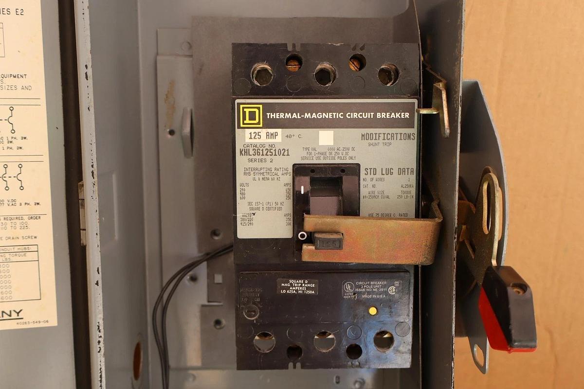 Used Square D Enclosed Circuit Breaker KA225AWK w/ Breaker KHL361251021 125A 125 Amp
