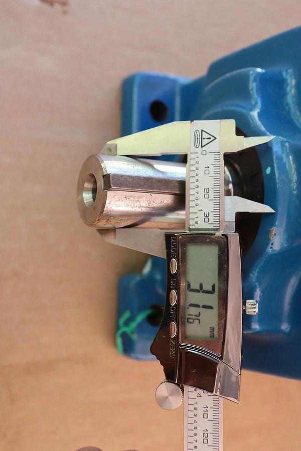 Radicon Gear Box Speed Reducer M04223.6BANS6 13.5hp Ratio 3.585 488rpm  *NOS*