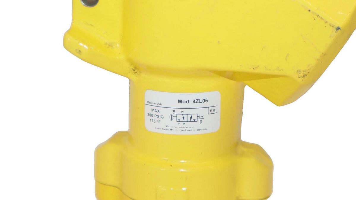 Used DAYTON ELECTIRC 4ZL06 300psig 175°F 1"npt Airline Lockout Valve
