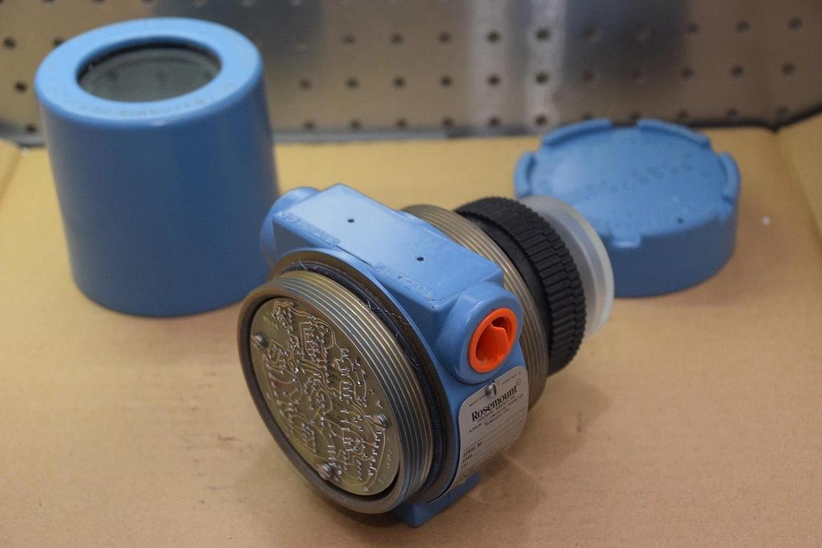 ROSEMOUNT 0444TJ1U1C2NA 0-300 DEGREE CELSIUS TYPE J TEMP. TRANSMITTER NEW