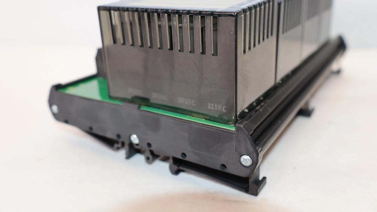 Used FOXBORO INVENSYS FBM2424 P0916NG 0D RY0835 External Switch 16 Output