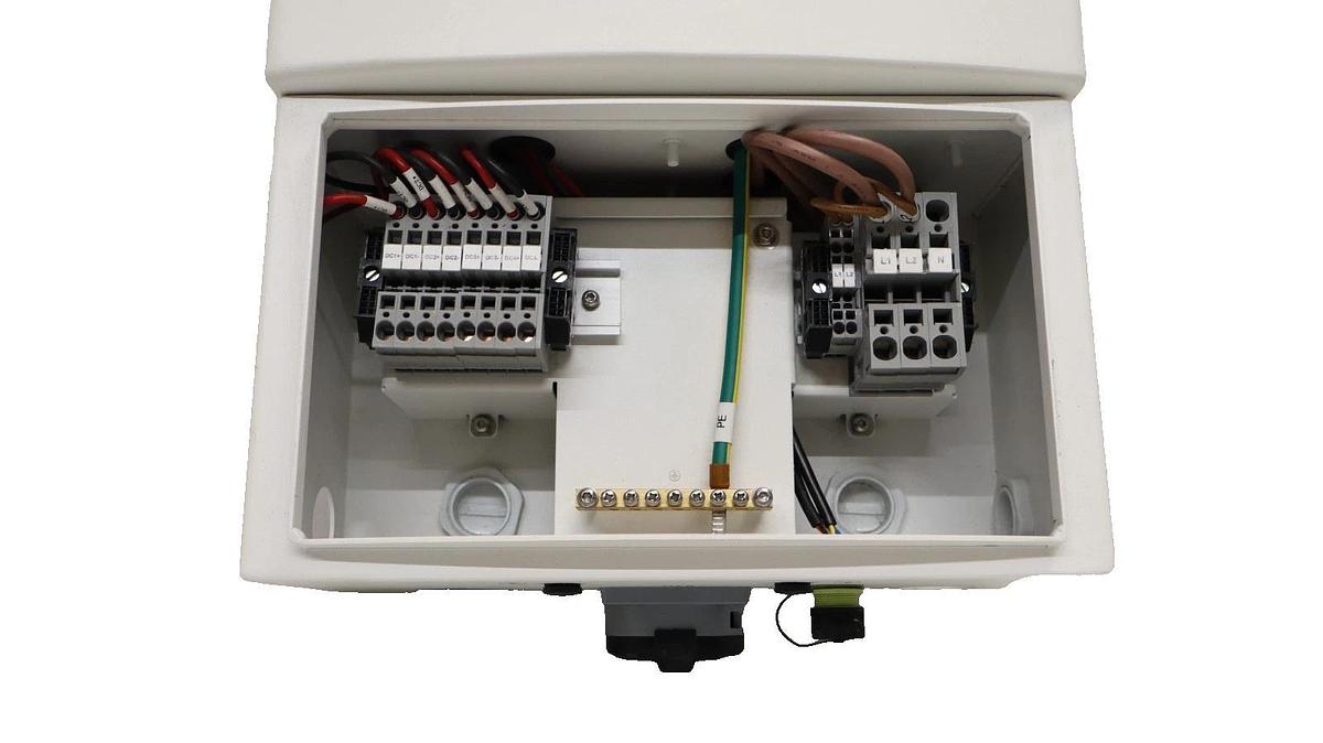 Used Solis Sunrun Non-Isolated Inverter Solis-1P10K-4G-US-SUN 600VDC Grid Support