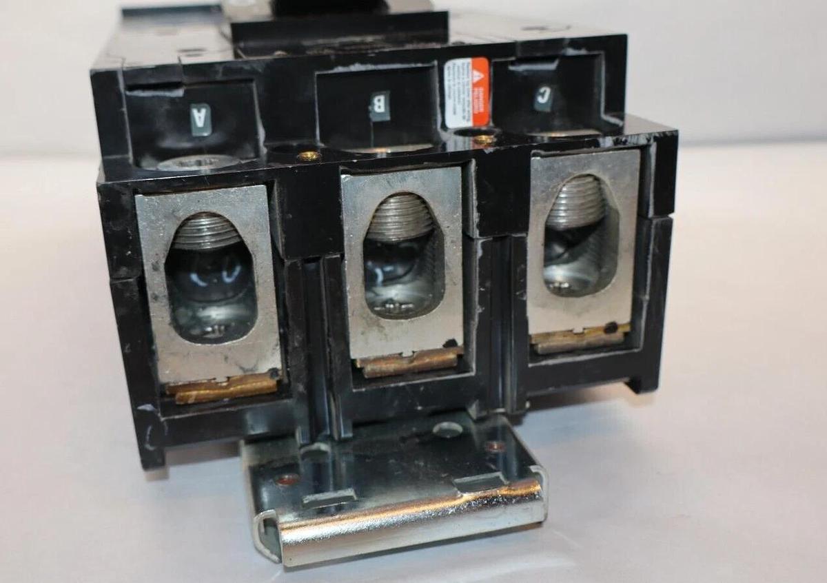Used Square D Schneider HACR CAAR LA Circuit Breaker LA36300 300A 300 Amp 3p