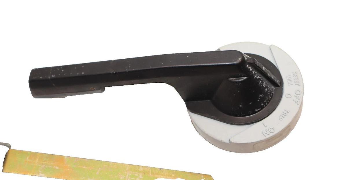 Used Square D Disconncet Handle 9421LN4 Series B For Breaker FAL3600