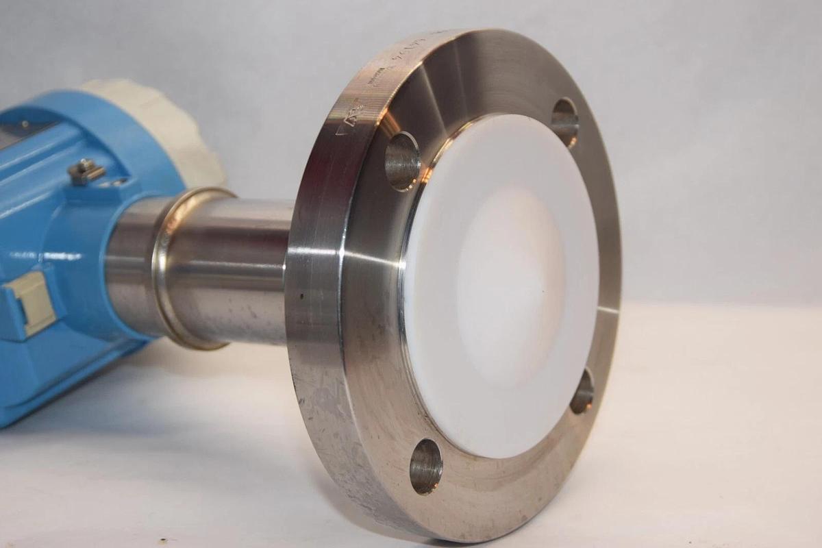 Used ENDRESS + HAUSER MicroPilot M FMR245 FMR245-A4ALKAA4A FMR245A4ALKAA4A 230psi