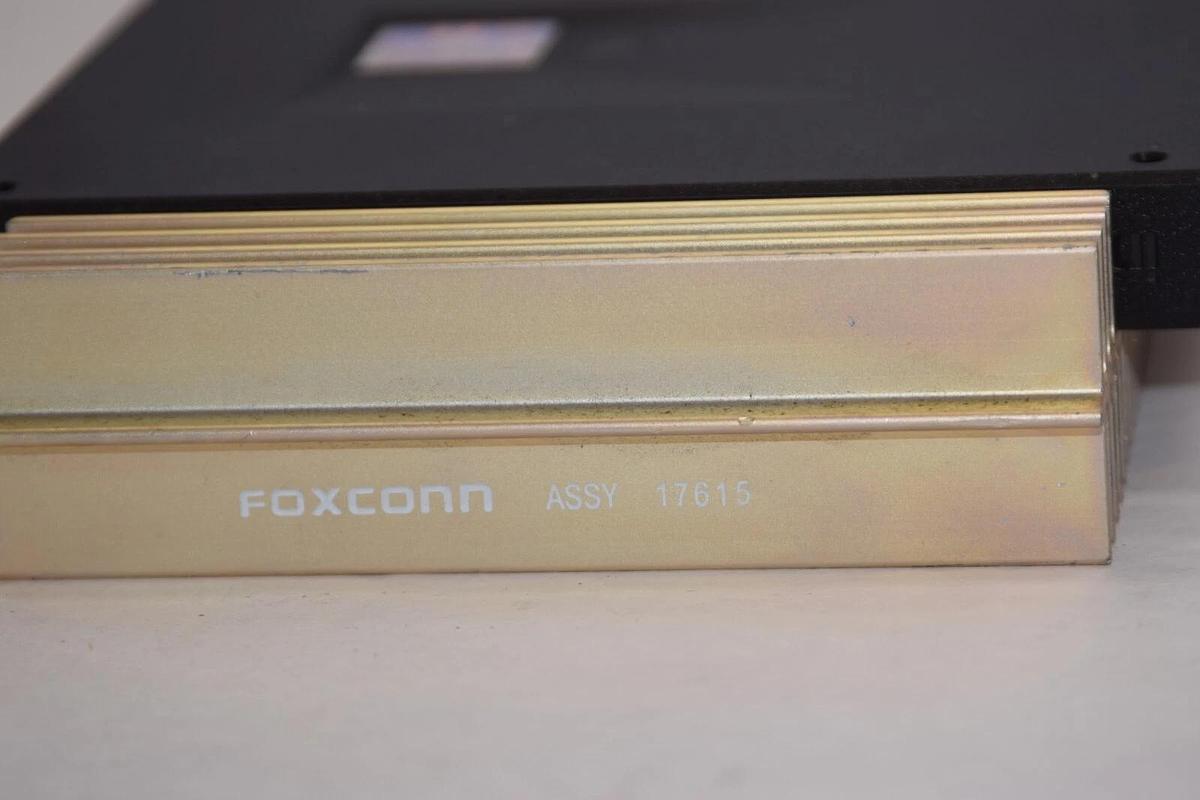 Used INTEL PENTIUM III XEON PROCESSOR W/ FOXCONN 17615 HEAT SINK