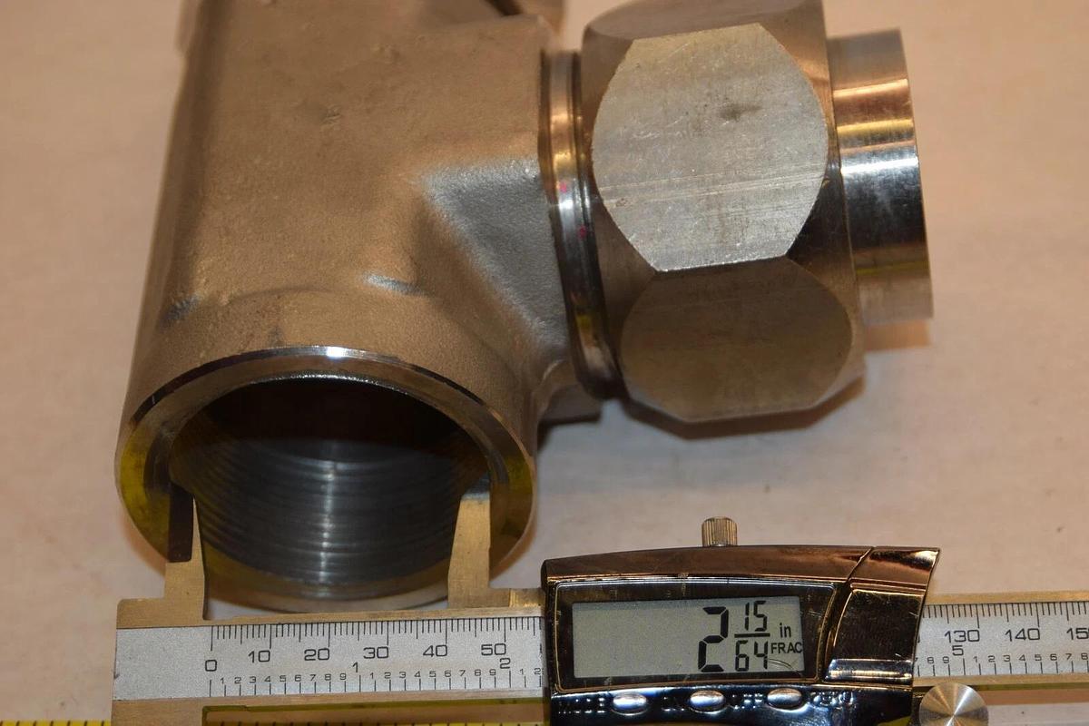 Stainless Steel Swaging Tee Tube NPT Union 2" Tube x 2" Tube 2" Npt (Swagelok ?)