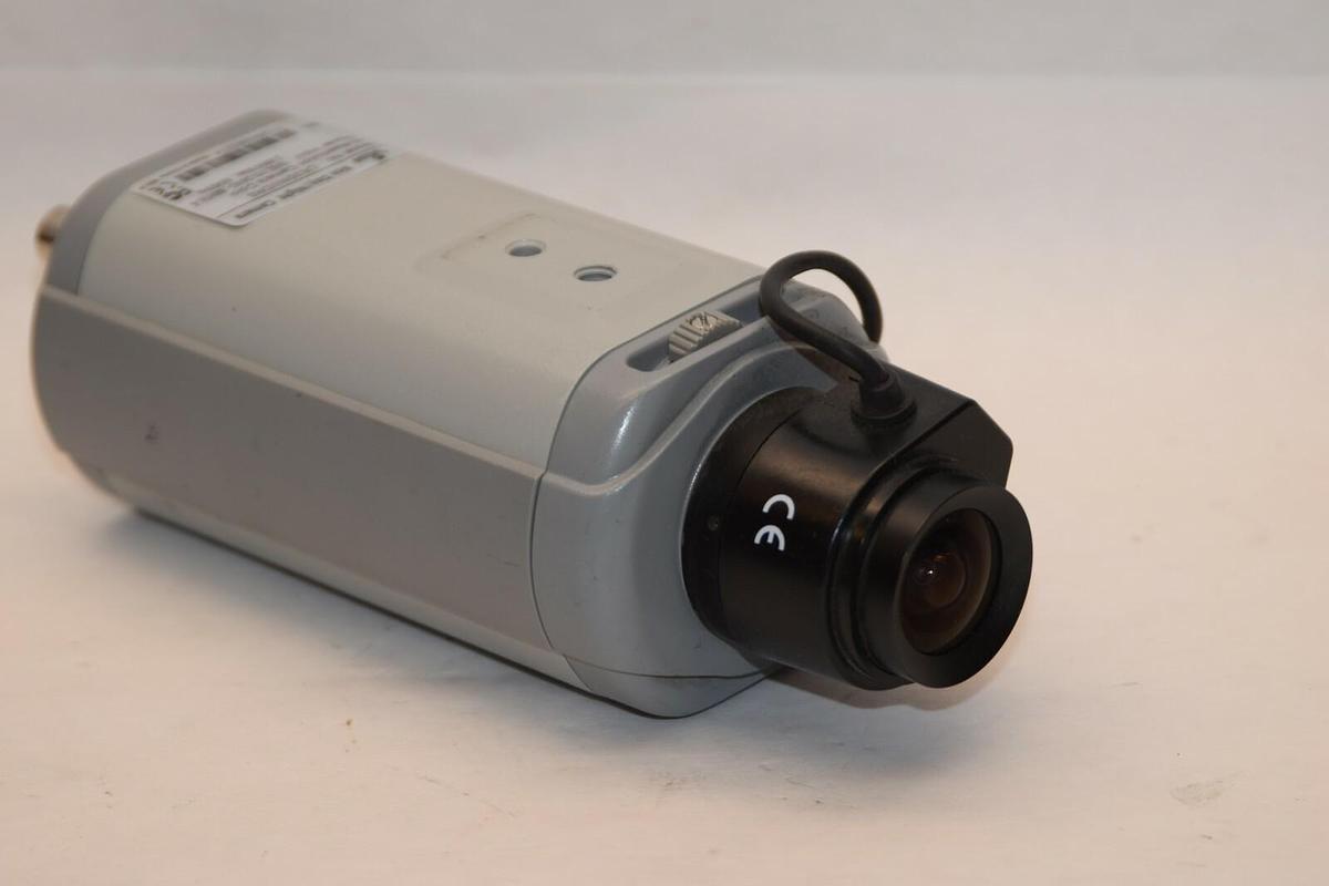 Used VEW CR3SNWDRS 12Vdc 24Vac 2.88W 50/60Hz CCTV Lens Box Day/Night Camera