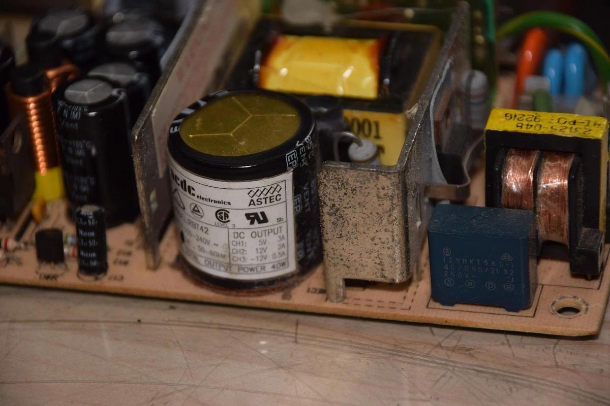 Used ASTEC RBT42 100-240V INPUT 5V / 12V OUTPUT POWER SUPPLY