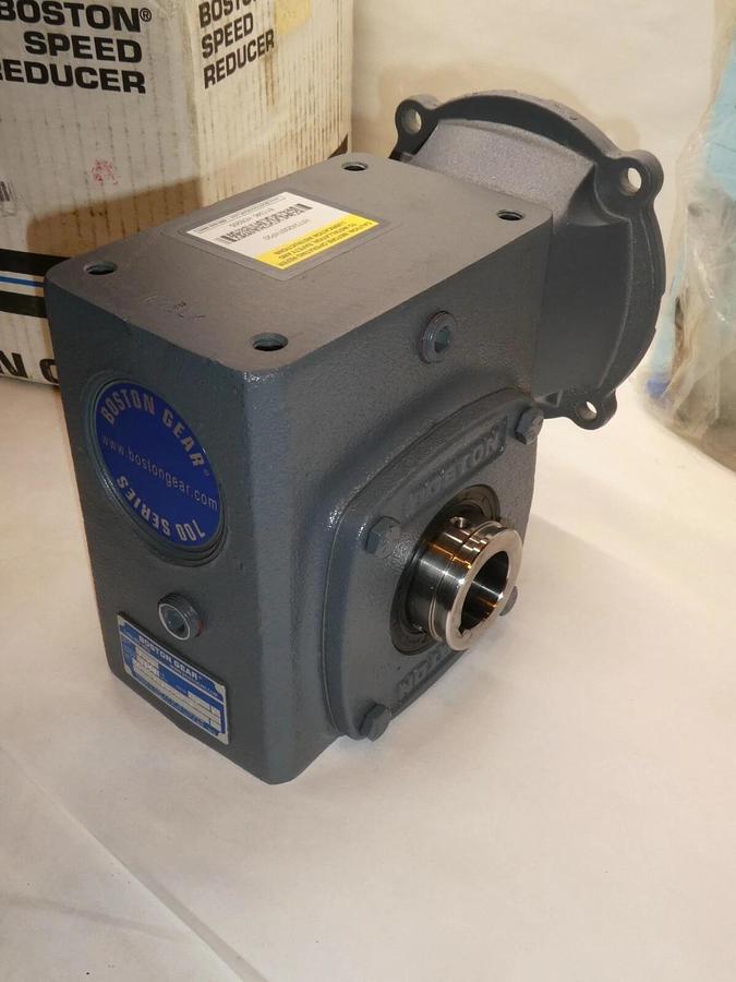 (NEW) BOSTON GEAR HF72425B7HP20 7/8" 1-1/4" 1.55Hp 25:1 Ratio Speed Reducer