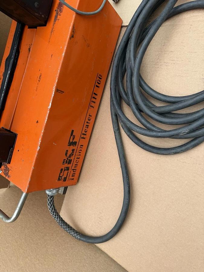 Used SKF TIH-100m/MV Medium Induction Heater for Bearings  400-460V