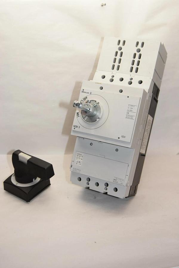 Used Eaton Moeller NS3-600-NA Molded Case Disconnect Switch 600A 600V NZM2/3-XAHIV