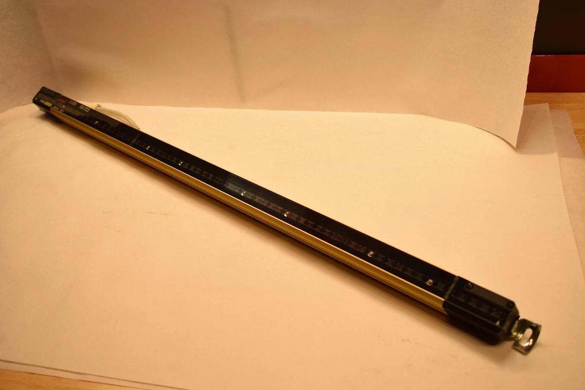 Used Sunx Safety Light Curtain Emitter SF4B-H36-01E Type 4 SF4B H36 01 E  PANSONIC