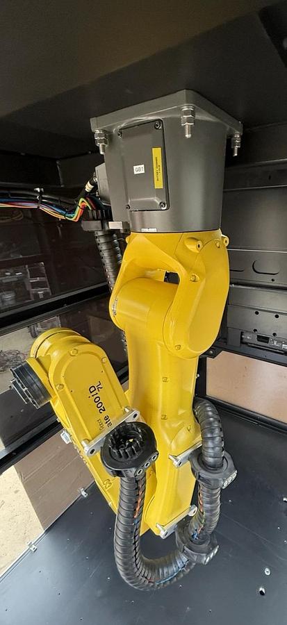 Refurbished Fanuc LR Mate 200iD/7L Industrial Robot A05B-1142-B301 LR MATE 200iD 7L W/ cable