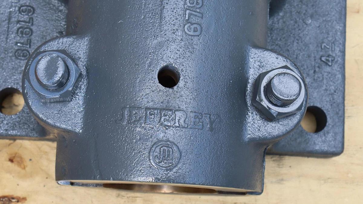 Jeffrey 4 Bolt Split Sleeve Bearing Housing 4-7/16" 4 7/16  67978 67979 13" NOS