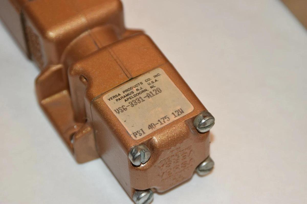 (NEW) VERSA VALVE VGS-3331-A120 120V 3-Way Solenoid Valve