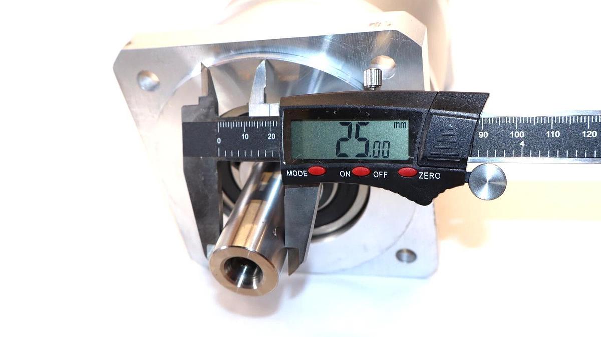 Used FENGXINJIDIAN PLF120 , 211028A0984 20:1 Ratio Planetary Gearbox Reducer