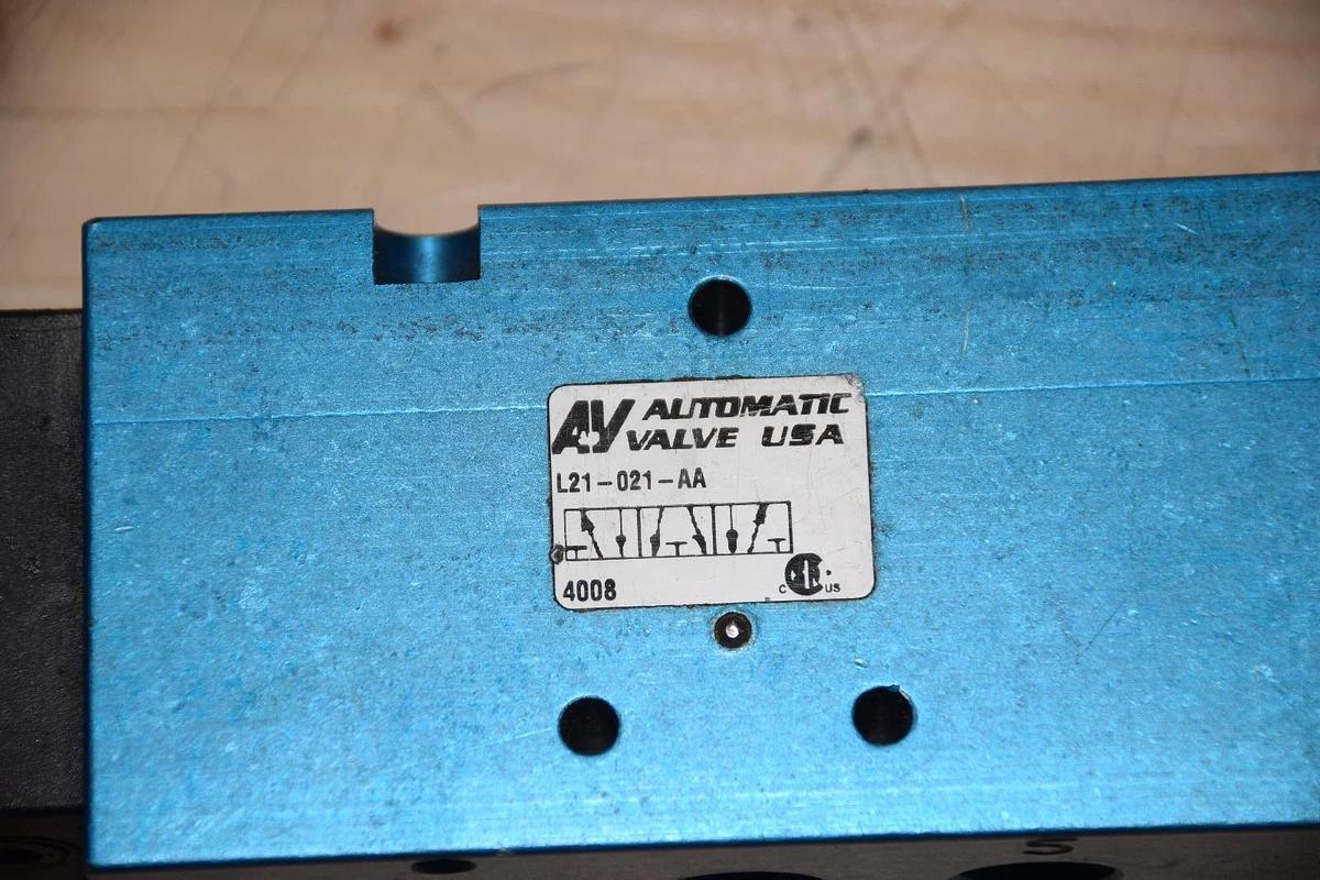 Used AUTOMATIC VALVE L21-021-AA 7019-9AA PNEUMATIC VALVE