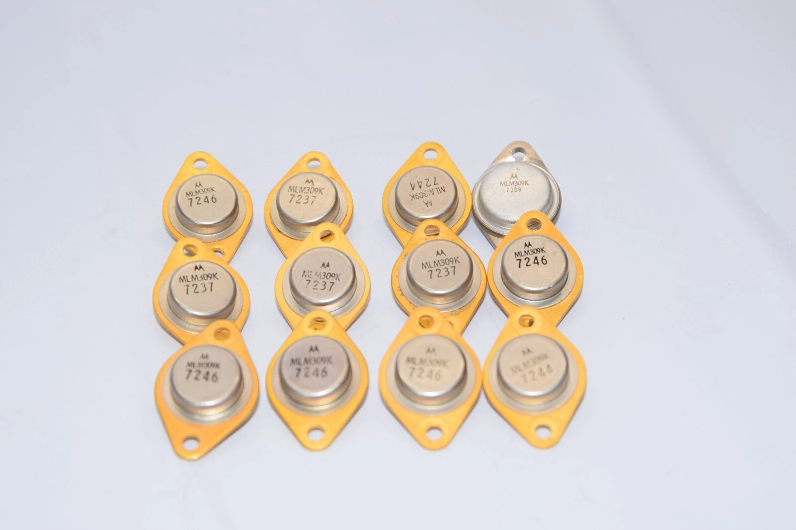 Used (Lot of 12) MOTOROLA MLM309K Semiconductor Transistor