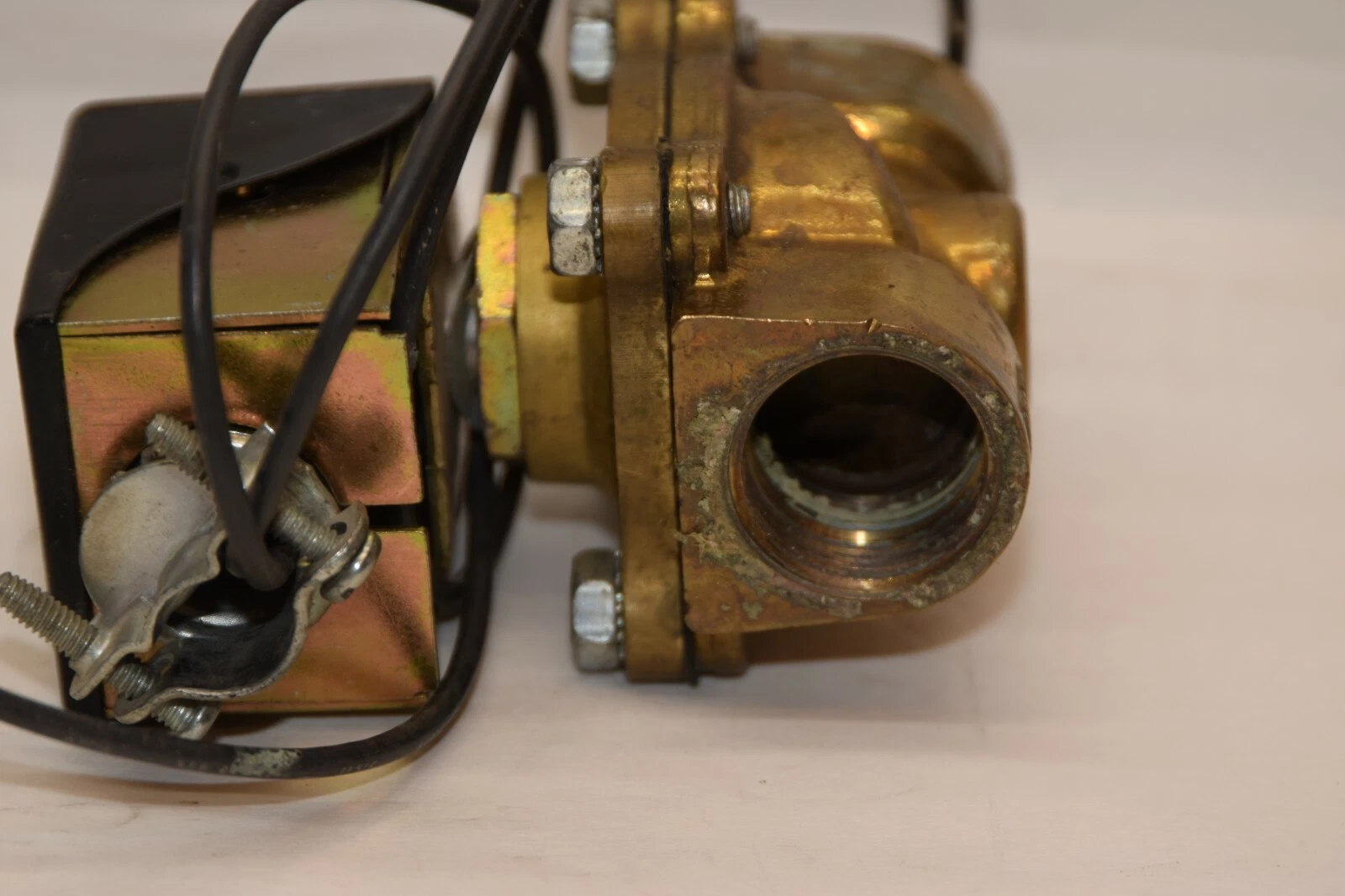 Used PARKER CFGC15 11W 240V/60Hz , 220V/50Hz Solenoid Valve