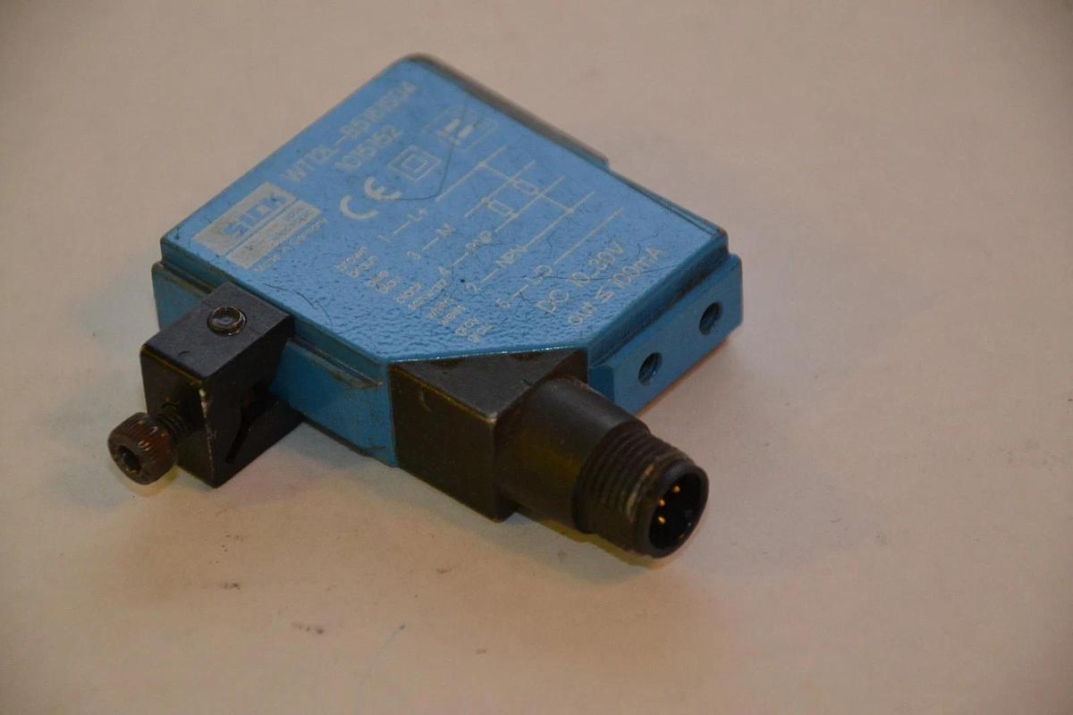 Used SICK Photoelectric Switch Sensor WT12L-B5181S04 WT12LB5181S04 1015152 10...30v
