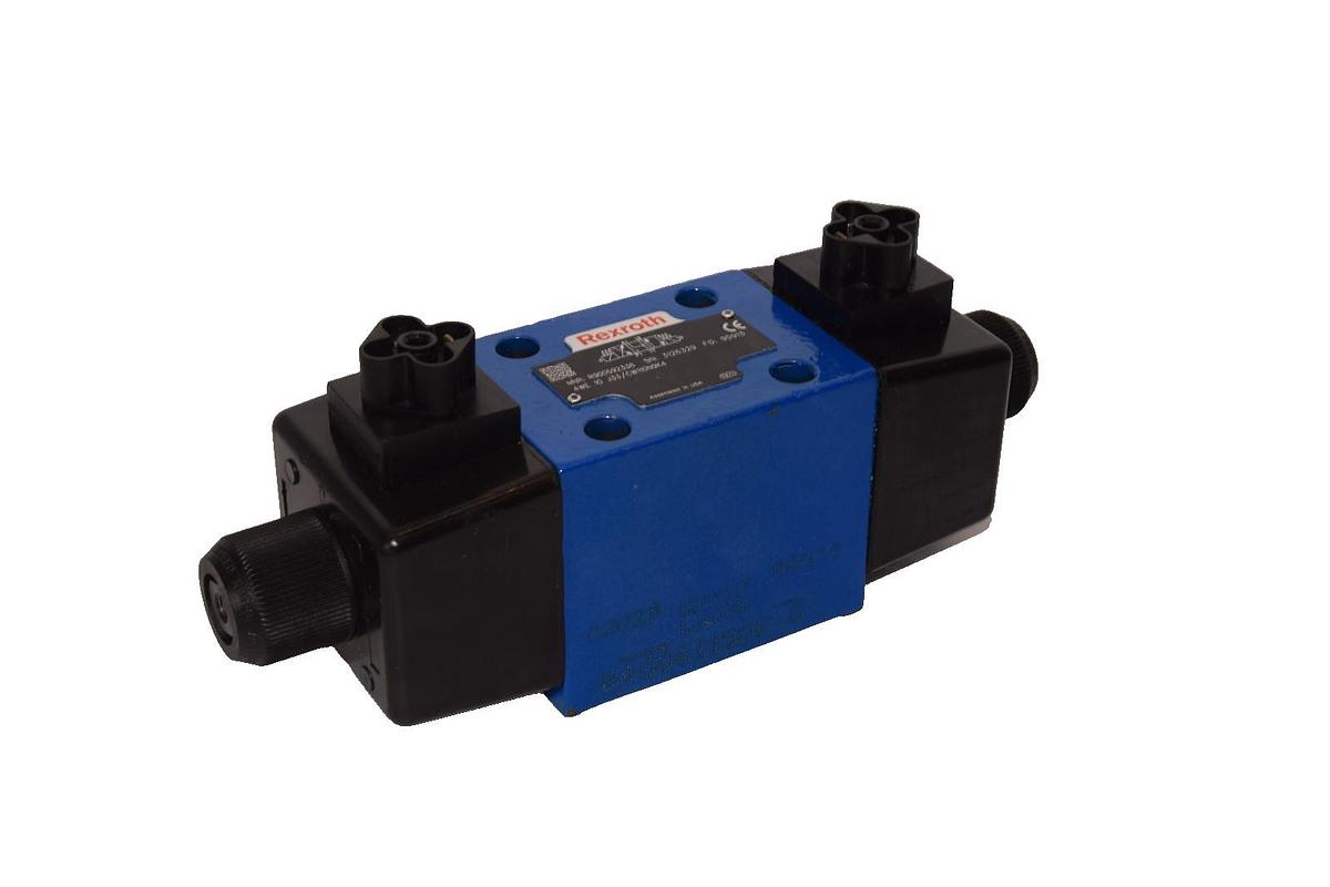 Rexroth Valve 4WE 10 J33/CW110N9K4 R900592338 Solenoid Directional (New)