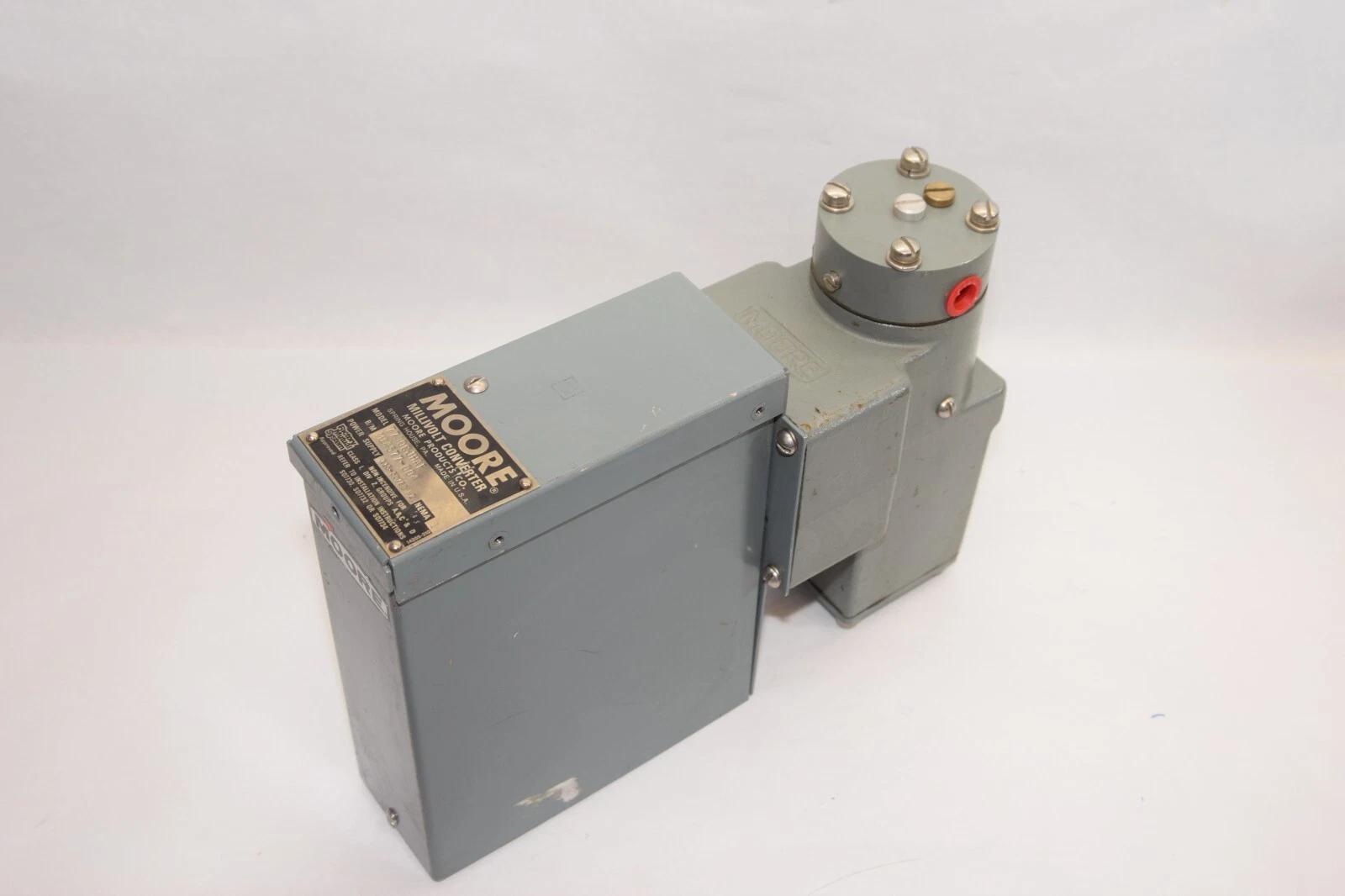 (NEW) MOORE 7730CJHAF 115V 50/60Hz Millivolt Converter