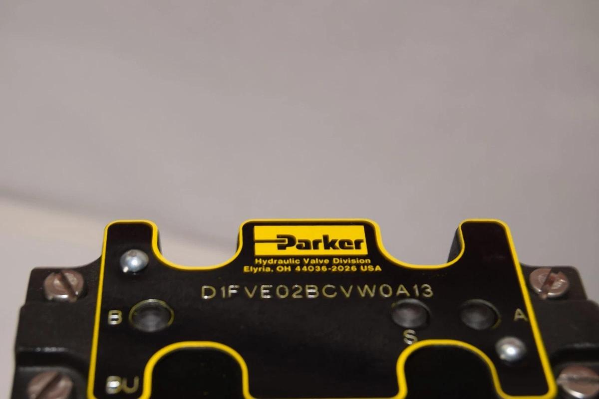 PARKER Proportional Servo Valve D41FLE21DC4NW0013 D1FVE02BCVW0A13 (NIB)