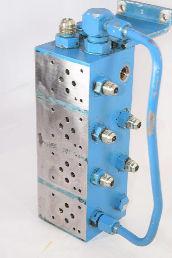 Used BOSCH D01P-4-2-10S-6S-I D01P4210S6SI Valve Block