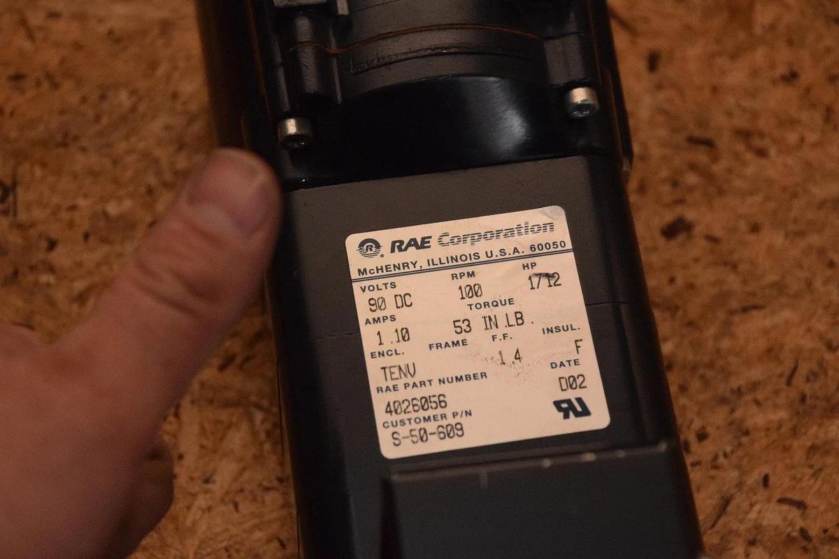 RAE 4026056 90V DC  100RPM 1/12 HP 1.10A  53 IN.LB. NEW