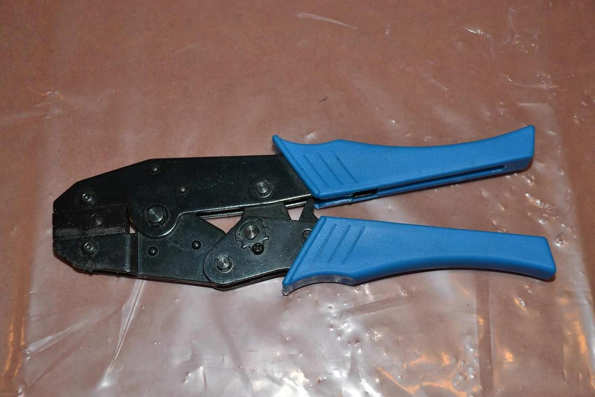 Used AMP TOGGLE DIGITAL CRIMPER KIT H3103 H3101 H8100-A H8100-B