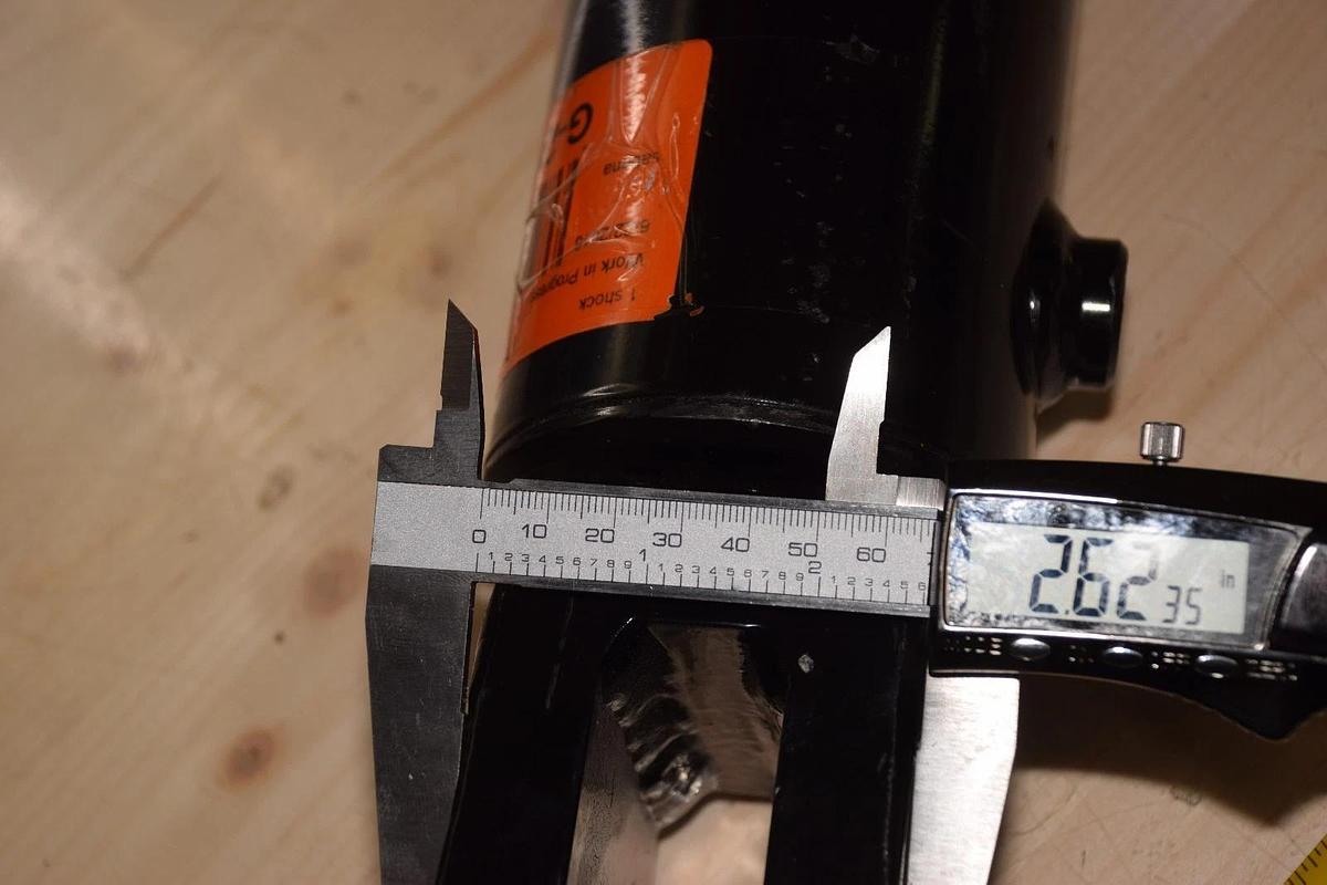 Hydraulic Cylinder 242805-2-48 9035193 G28203551 22" L  12" stroke  1-1/2" rod