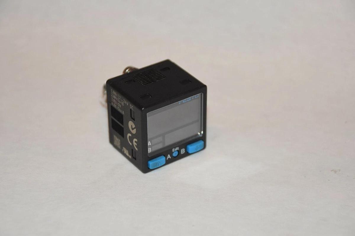 Used FESTO SPAB-B2R-G18-2P-M8 -1 TO 1 BAR 24VDC PRESSURE SENSOR