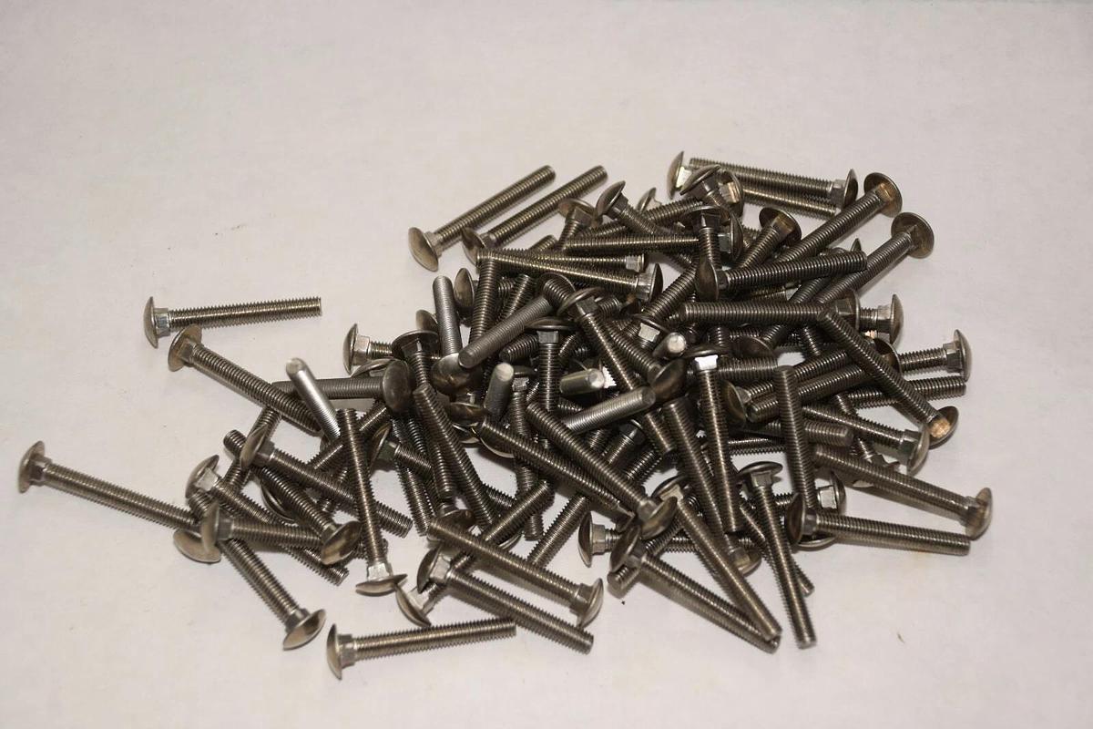 (Lot of 100) Alliance Fastener STAINLESS STEEL 10-32 1-1/2" CARRIAGE BOLT SS