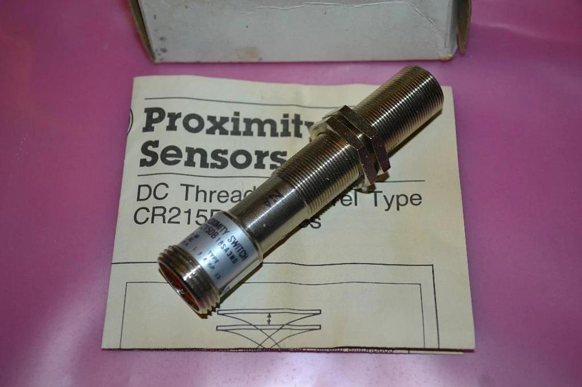 General Electric Proximity Switch CR215DB18SA3ND NEW