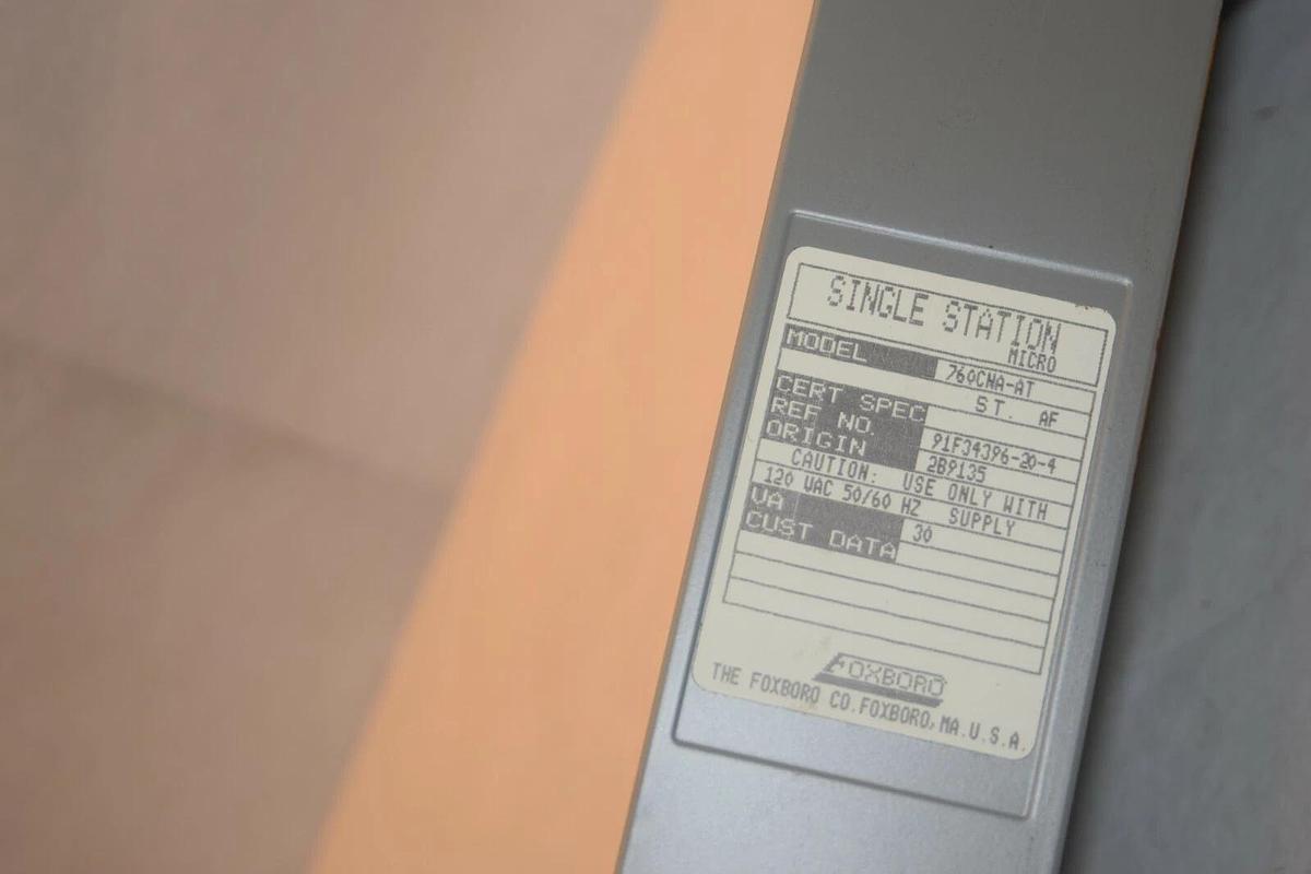 Used FOXBORO 760CNA-AT 120Vac 50/60Hz Micro Single Station Controller