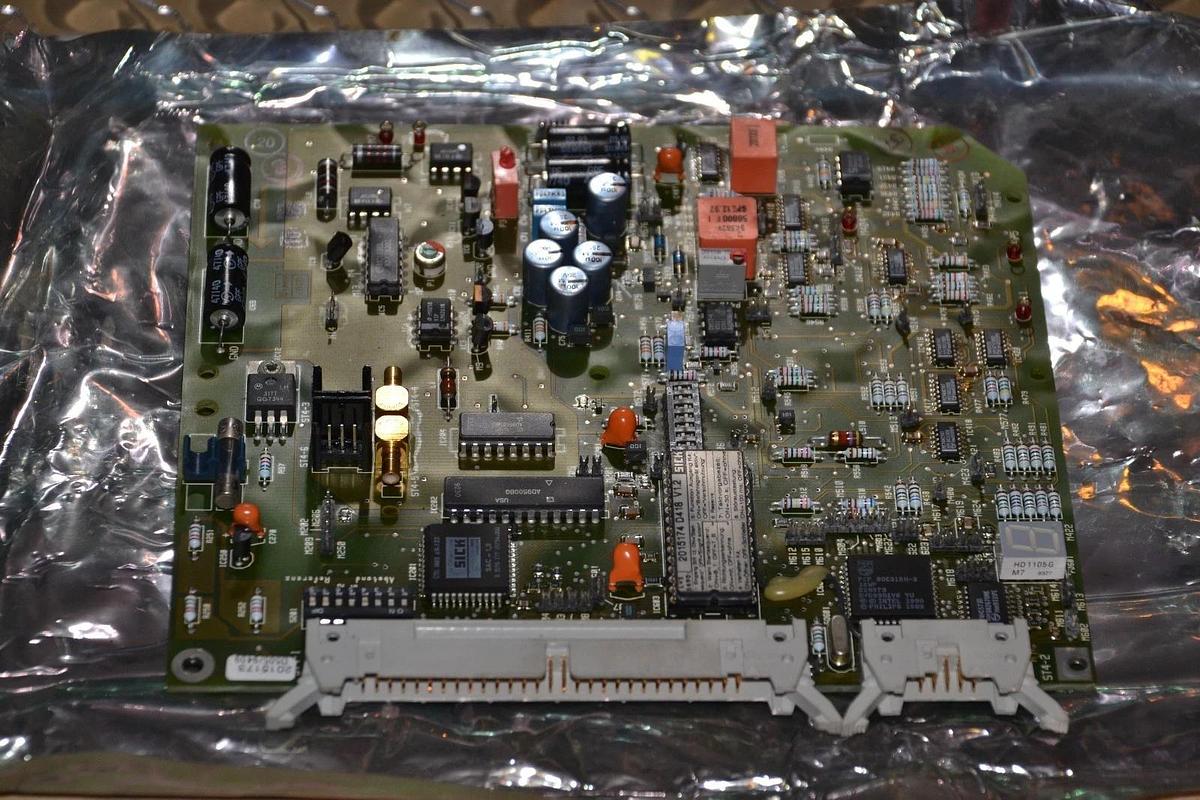 Used SICK OPTIC ELECTRONIC PC Circuit Board Card 2015173