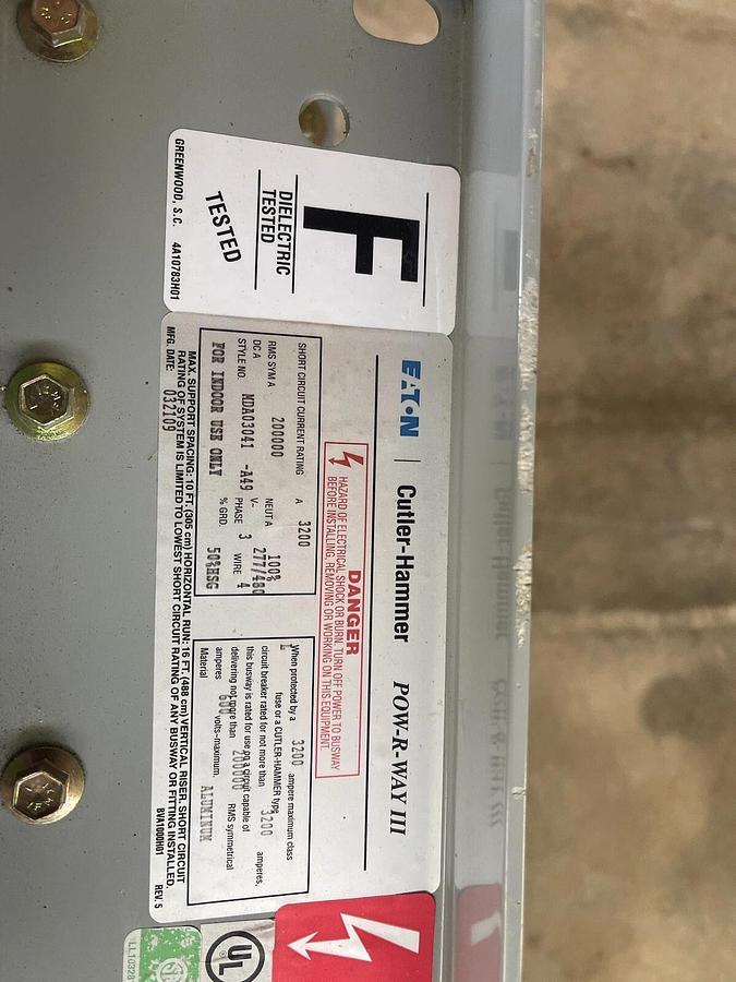Used Cutler Hammer POW-R-WAY III, F, 3200 AMP, 480V, BUS DUCT BUSWAY MDA03041-A49