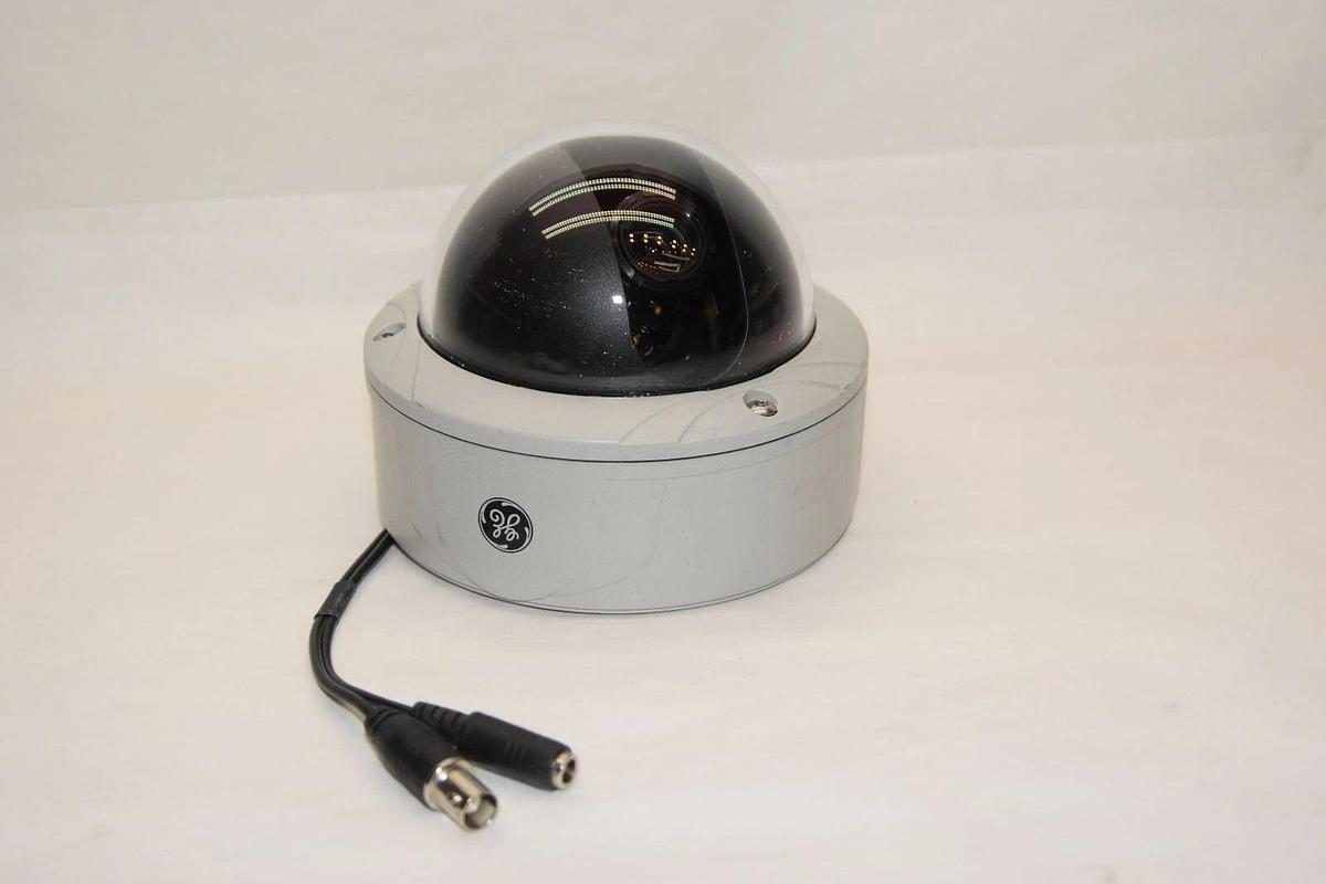 Used GE GENERAL ELECTRIC UVD-XP3DNR-VA9 1/3" Color 9-22mm Rugged Dome Camera