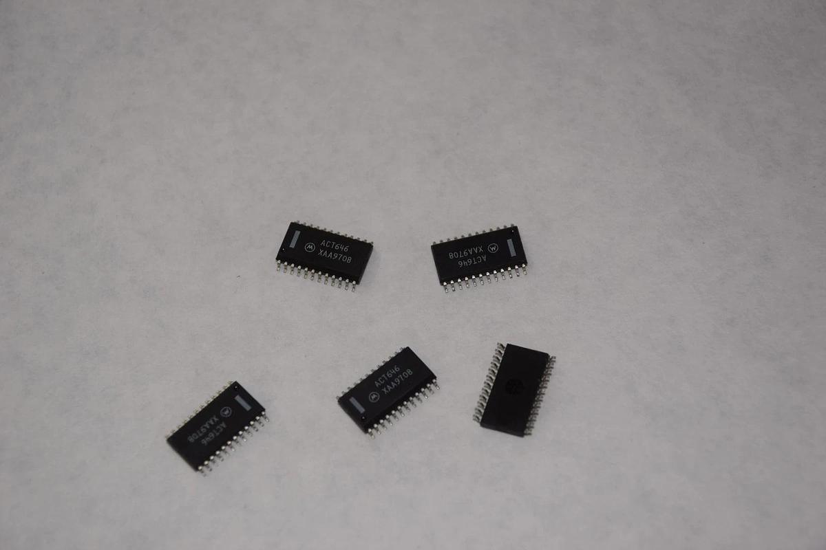 (LOT OF 5) MOTOROLA ACT646 XAA9708 INTEGRATED CIRCUIT NEW