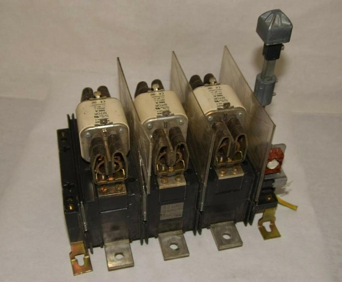 Used SIEMENS 630 Amp Switch Fusible Disconnect with fuse 3KL6130-1AB0  3KL61 30 1AB0