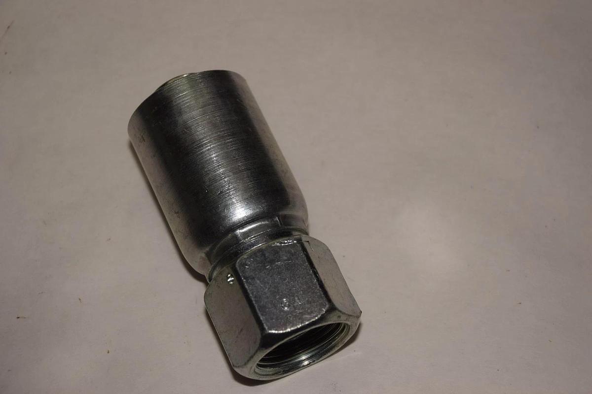 (New) Parker  Fitting P77-16 1" Hose X 1" Female  77-16 OF7S11 CF7S11