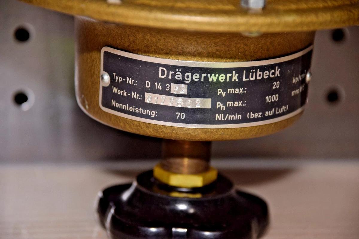 DRAGERWERK LUBECK 3176502 D14362 200kp 1000mm 70 PRESSURE REDUCER NEW